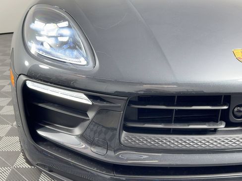 Certified 2026 Porsche Macan AWD/4WD image 12