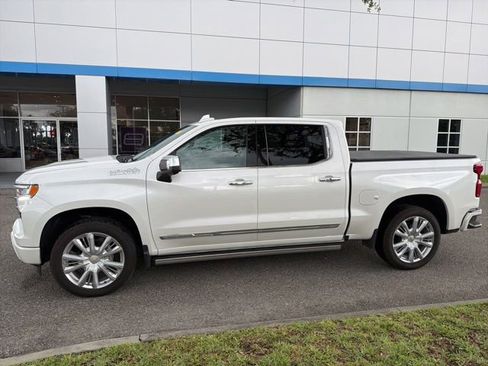 Used 2025 Chevrolet Silverado 1500 High Country w/ High Country Premium Package AWD/4WD image 5