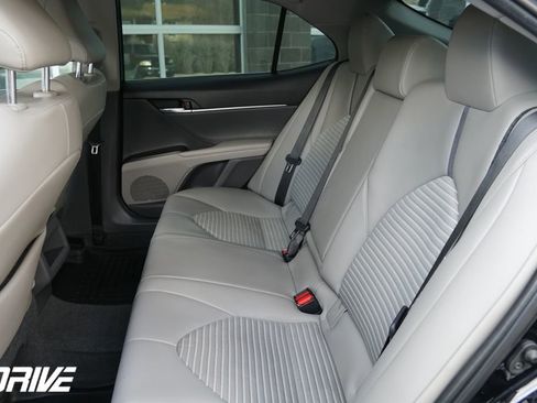 Used 2021 Toyota Camry SE image 29