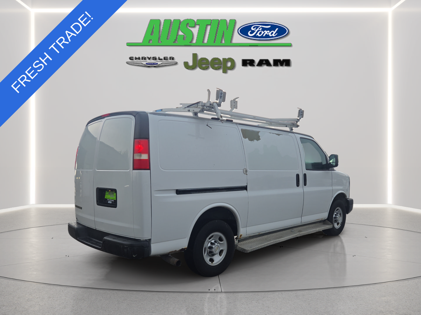Used 2012 Chevrolet Express 2500 RWD image 5