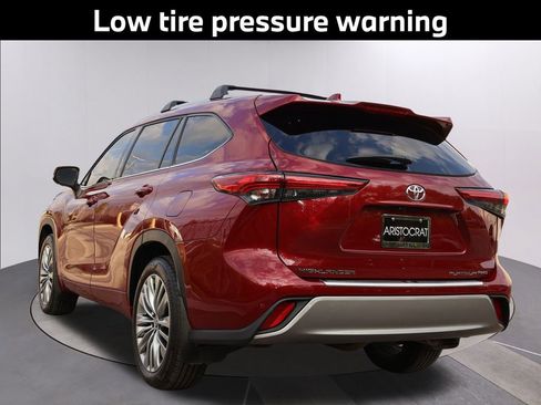 Used 2023 Toyota Highlander Platinum image 8