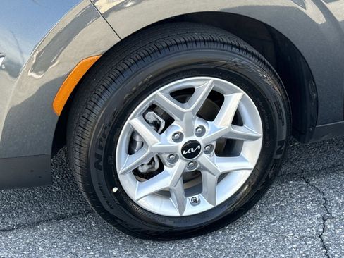Used 2025 Kia Soul LX w/ LX Technology Package FWD image 30
