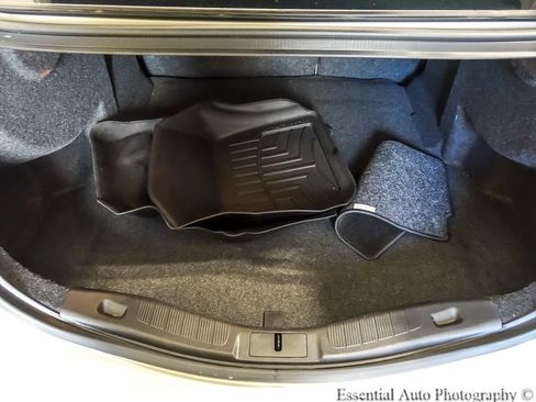Used 2015 Ford Fusion SE FWD image 22