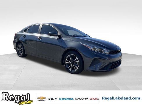 Used 2022 Kia Forte LXS image 2
