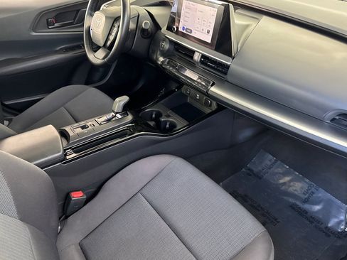 Used 2024 Toyota Prius LE image 32