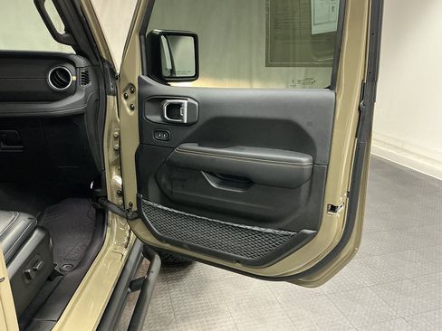 Used 2025 Jeep Gladiator Sport AWD/4WD image 34