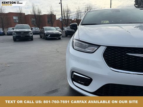 Used 2026 Chrysler Pacifica Limited image 13