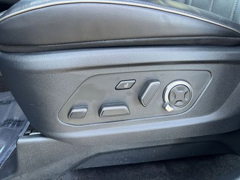 Used 2024 Hyundai Palisade Calligraphy image 14