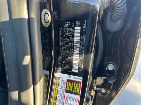 Used 2025 Toyota Camry LE image 28