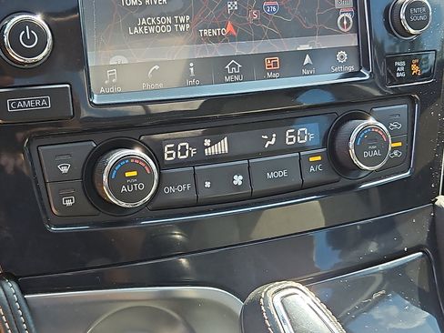 Used 2018 Nissan Maxima 3.5 SL FWD image 16