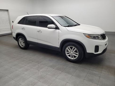 Used 2015 Kia Sorento LX image 11