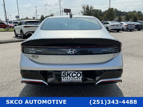 Used 2025 Hyundai Sonata SEL FWD image 4