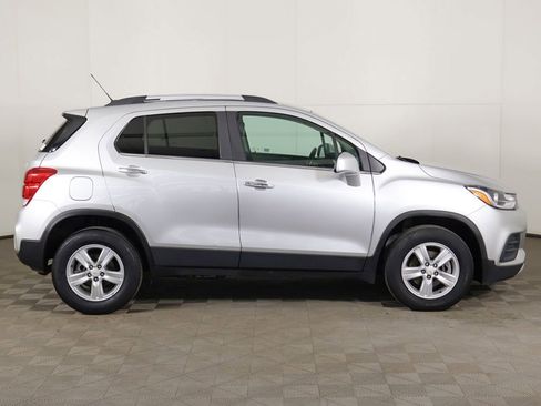 Used 2019 Chevrolet Trax LT w/ LT Convenience Package AWD/4WD image 15