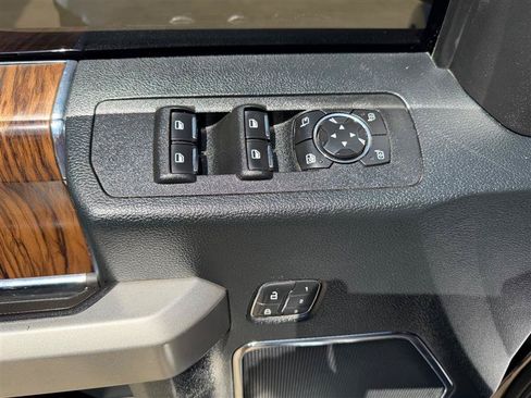 Used 2018 Ford F150 Lariat w/ Equipment Group 502A Luxury AWD/4WD image 27
