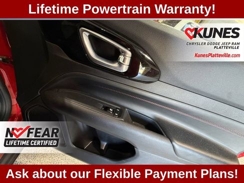 Used 2025 Jeep Compass Trailhawk AWD/4WD image 39