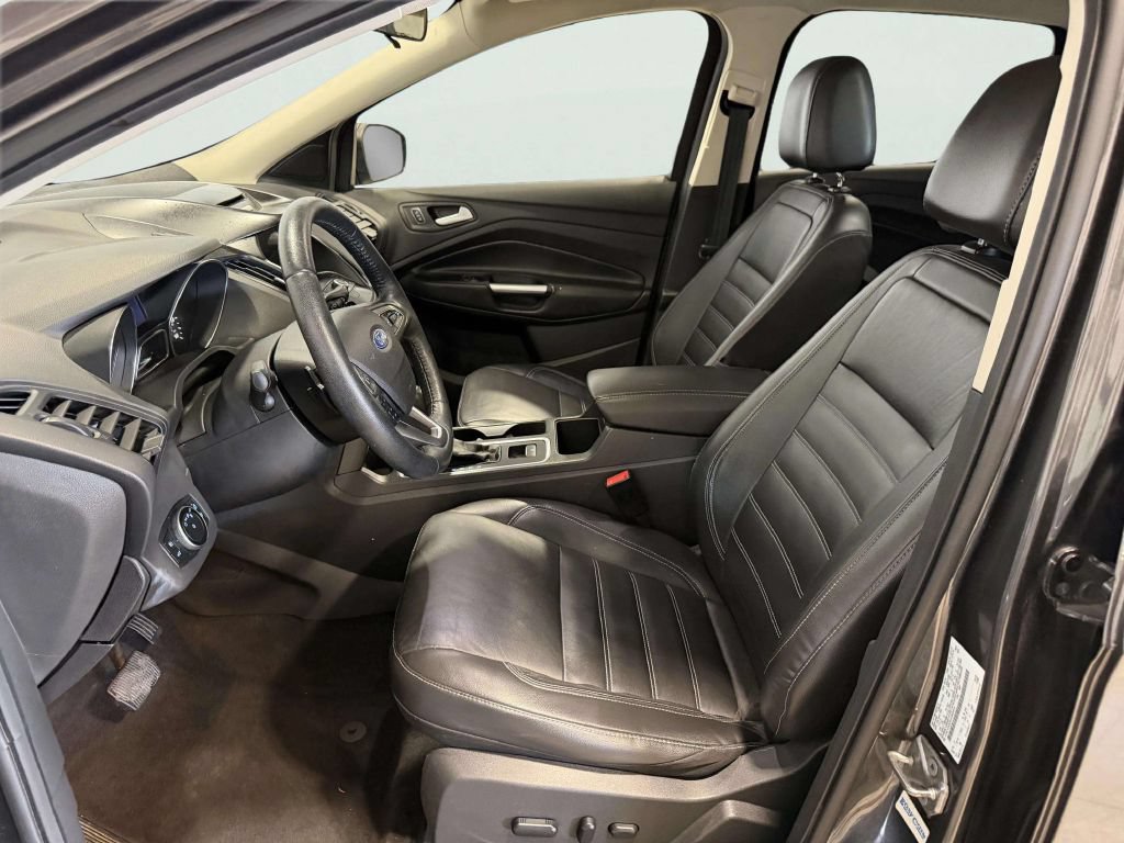 Used 2017 Ford Escape SE w/ SE Leather Comfort Package FWD image 13