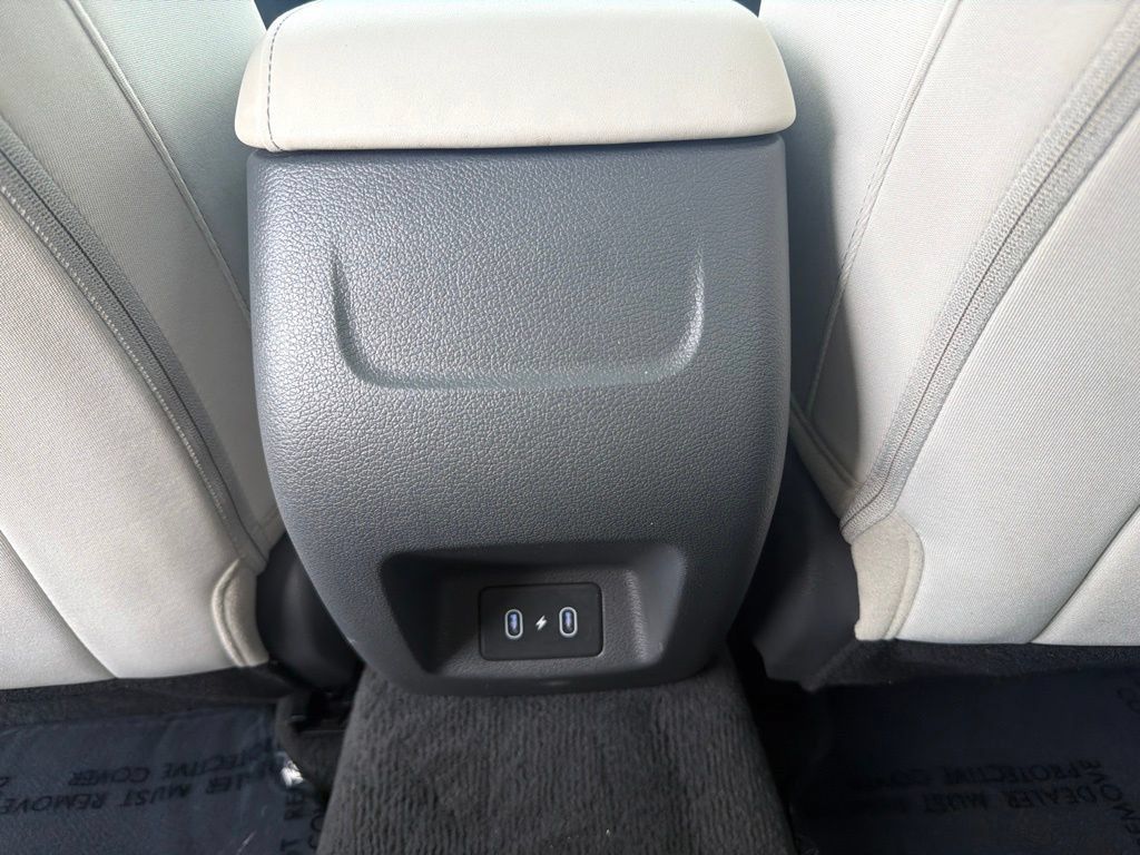 Used 2025 Hyundai Sonata SEL FWD image 32
