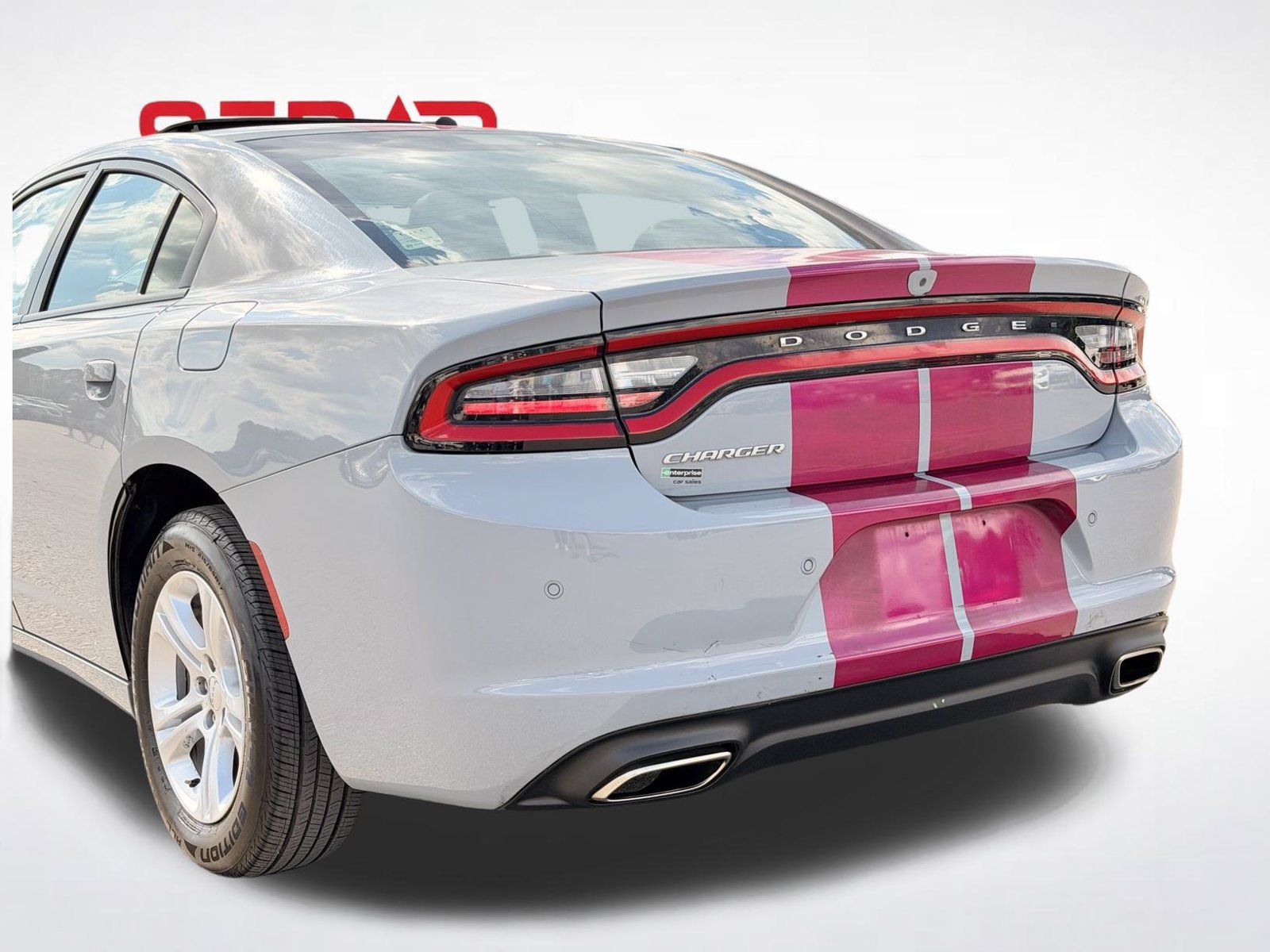 Used 2022 Dodge Charger SXT w/ Leather Interior Group RWD image 3