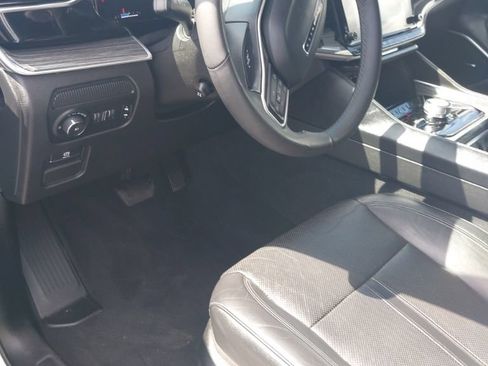 Used 2022 Jeep Wagoneer Series II AWD/4WD image 6