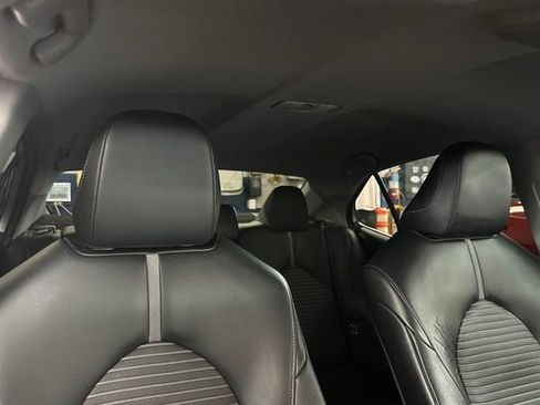 Used 2022 Toyota Camry SE FWD image 19
