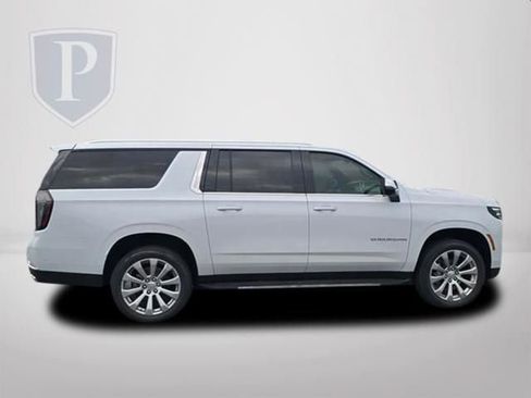 New 2026 Chevrolet Suburban Premier AWD/4WD image 4
