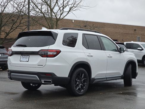 New 2025 Honda Pilot Touring image 20