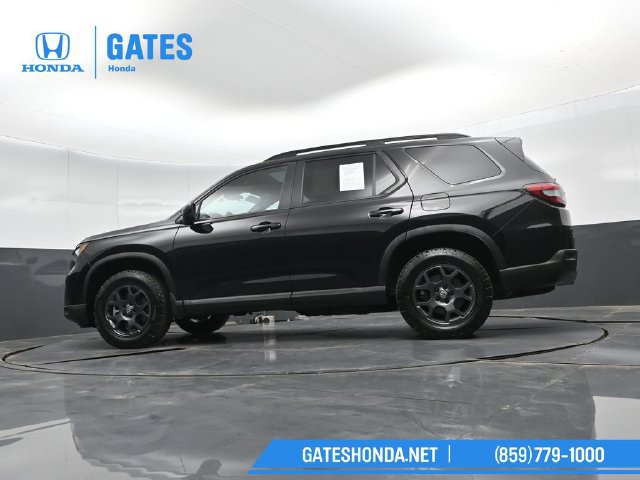 Used 2025 Honda Pilot TrailSport image 45