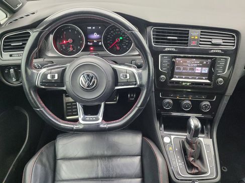 Used 2015 Volkswagen GTI SE FWD image 22