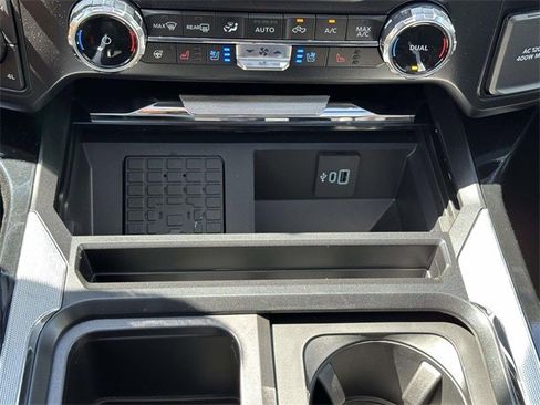 New 2024 Ford F250 Lariat w/ Lariat Ultimate Package image 44