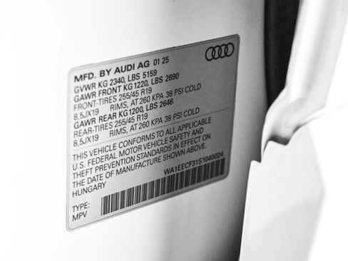 Certified 2025 Audi Q3 2.0T Premium Plus w/ Premium Plus Package image 26