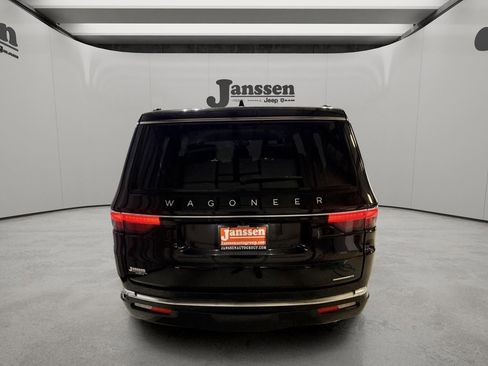 Used 2024 Jeep Wagoneer Series II w/ Flexible Seating Group image 3