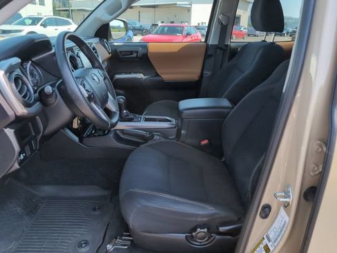 Used 2017 Toyota Tacoma SR5 w/ Tow Package AWD/4WD image 16