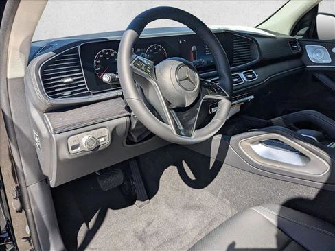 New 2026 Mercedes-Benz GLS 450 4MATIC image 3