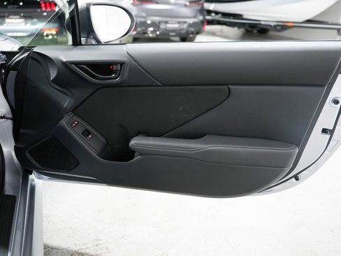 Used 2022 Toyota GR86 w/ ALL Weather Mat Package (TMS) RWD image 29