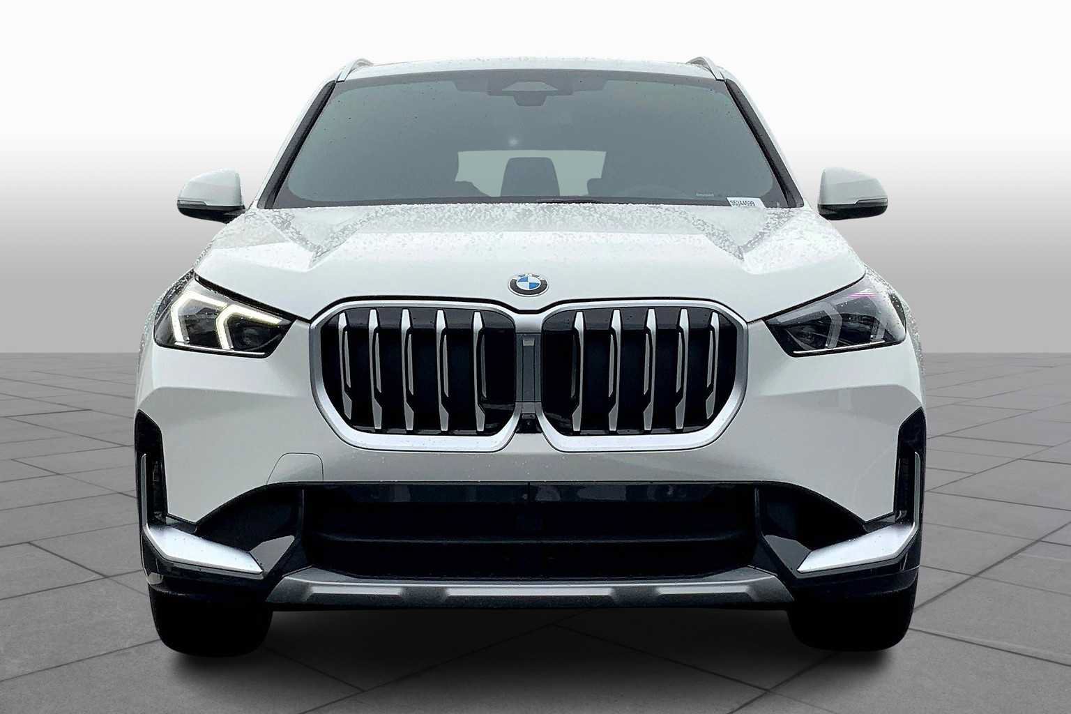 Used 2025 BMW X1 xDrive28i w/ Technology Package AWD/4WD image 3