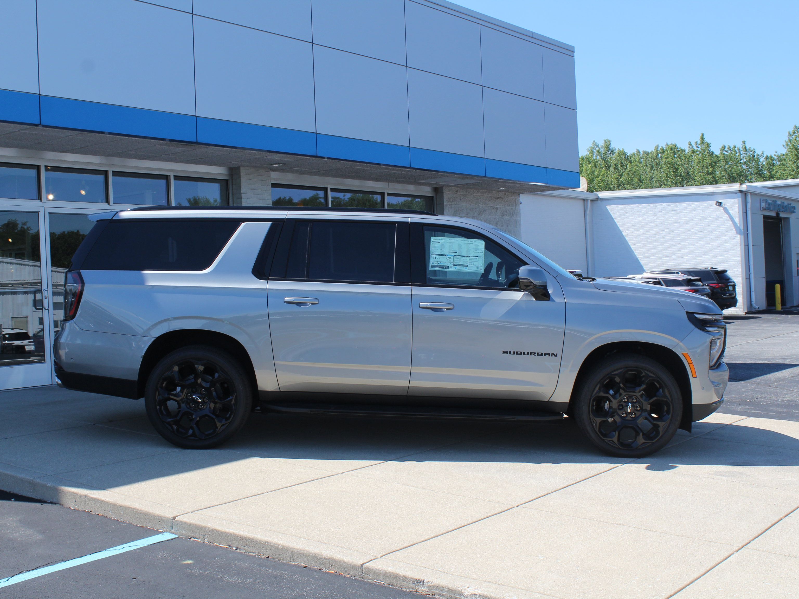 New 2026 Chevrolet Suburban RST AWD/4WD image 3
