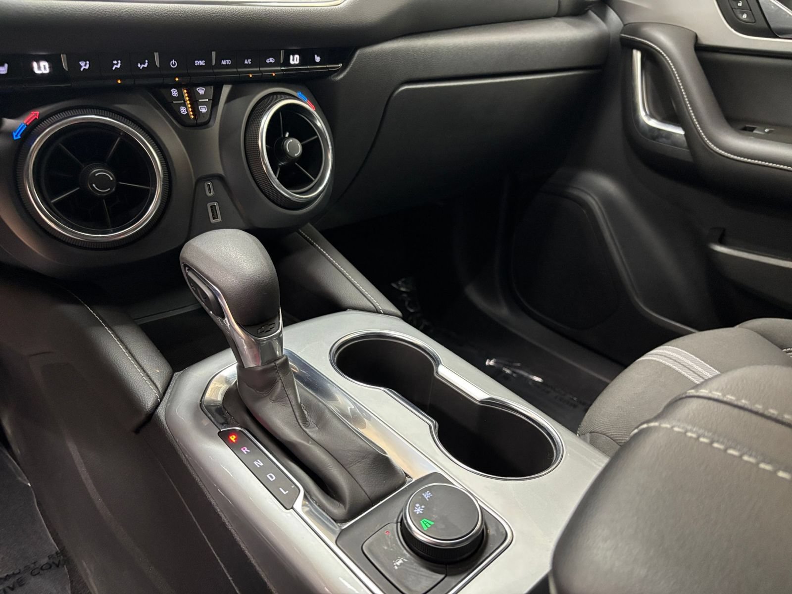 Used 2025 Chevrolet Blazer LT FWD image 41