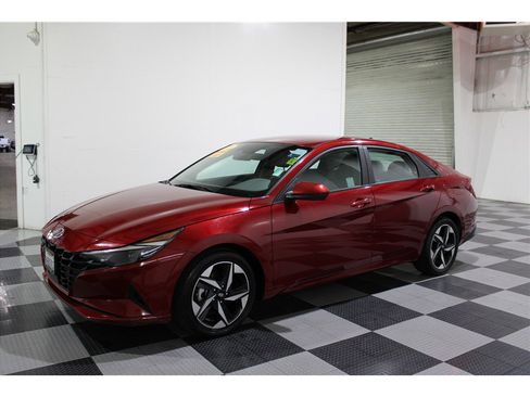 Used 2023 Hyundai Elantra SEL w/ Convenience Package image 7