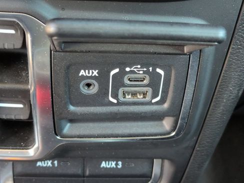 Used 2023 Jeep Wrangler Unlimited Sahara w/ Cold Weather Group AWD/4WD image 22