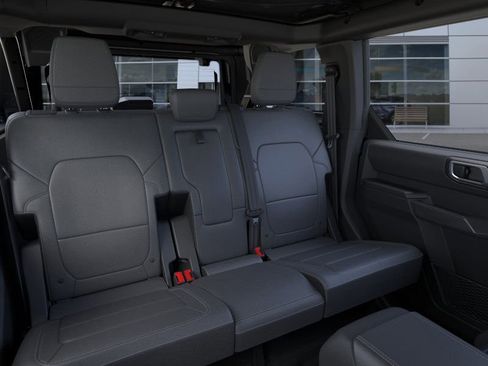 New 2026 Ford Bronco Outer Banks w/ Sasquatch Package image 36