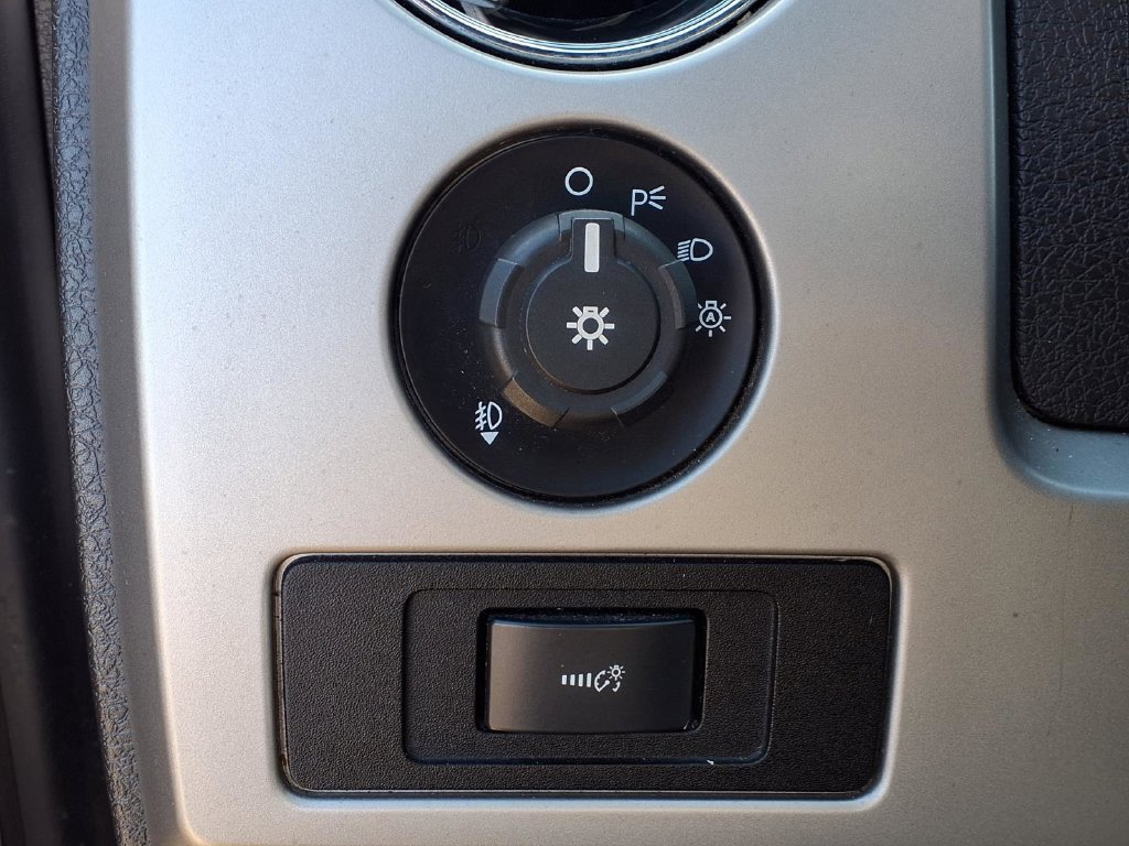 Used 2011 Ford F150 Lariat w/ Lariat Plus Pkg AWD/4WD image 5