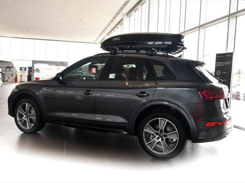 Certified 2025 Audi Q5 2.0T Premium w/ Convenience Plus Package image 4