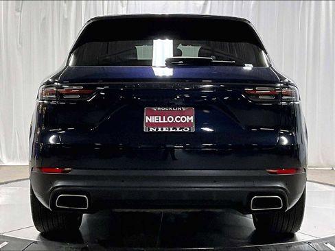 Used 2023 Porsche Cayenne image 9
