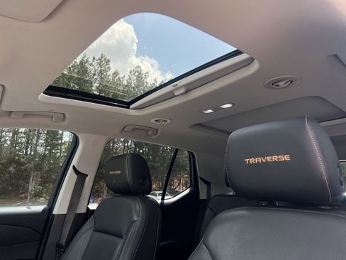 Used 2020 Chevrolet Traverse Premier w/ Redline Edition AWD/4WD image 11