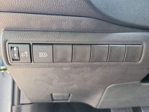 Used 2025 Toyota Corolla SE image 20
