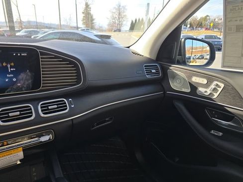 New 2026 Mercedes-Benz GLS 450 4MATIC image 26