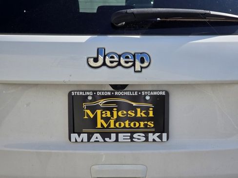 Used 2021 Jeep Grand Cherokee Limited image 13