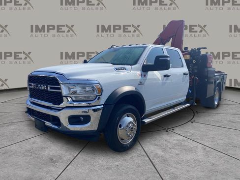 Used 2024 RAM 5500 Tradesman w/ Chrome Appearance Group AWD/4WD image 1