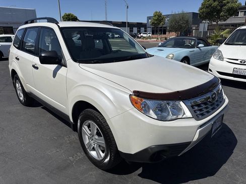 Used 2013 Subaru Forester 2.5X w/ Popular Pkg 3 AWD/4WD image 7