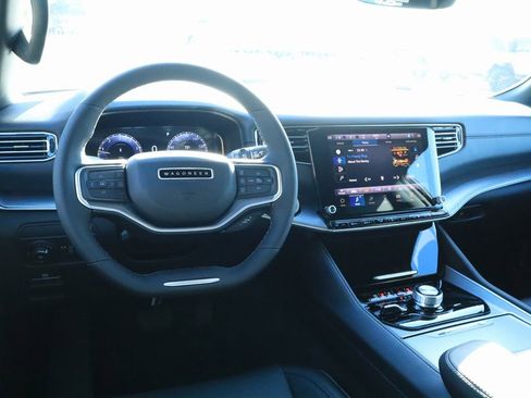 New 2025 Jeep Wagoneer Base w/ Premium Group I image 2